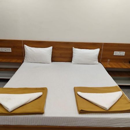 Ayodhya Bhavan - Near Dwarka Railway Station & Shree Dwarkadhish Temple Dış mekan fotoğraf